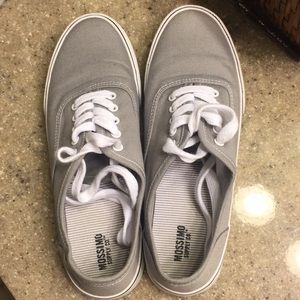 Cute grey leisure shoes